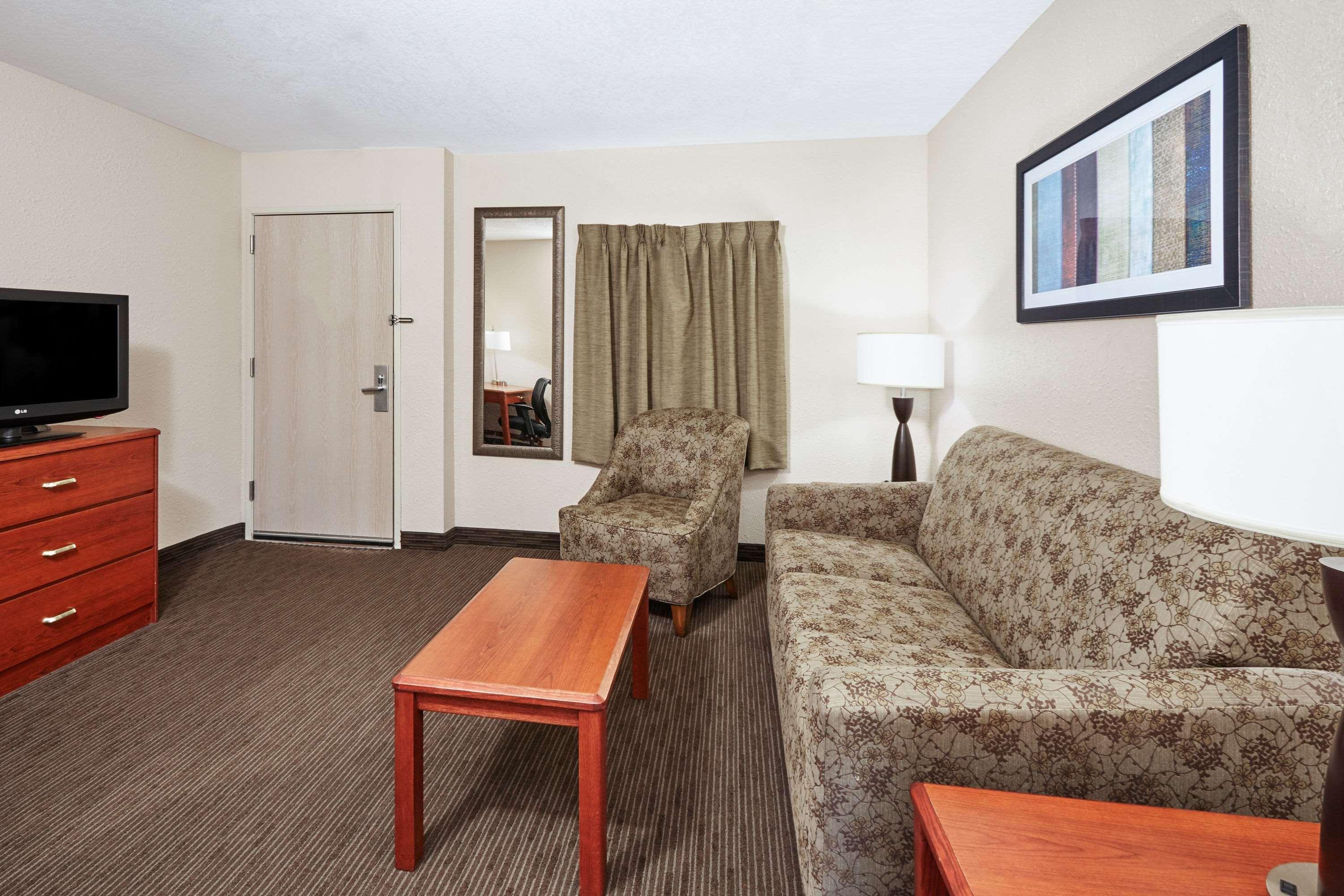Americinn By Wyndham Douglas/saugatuck 2*