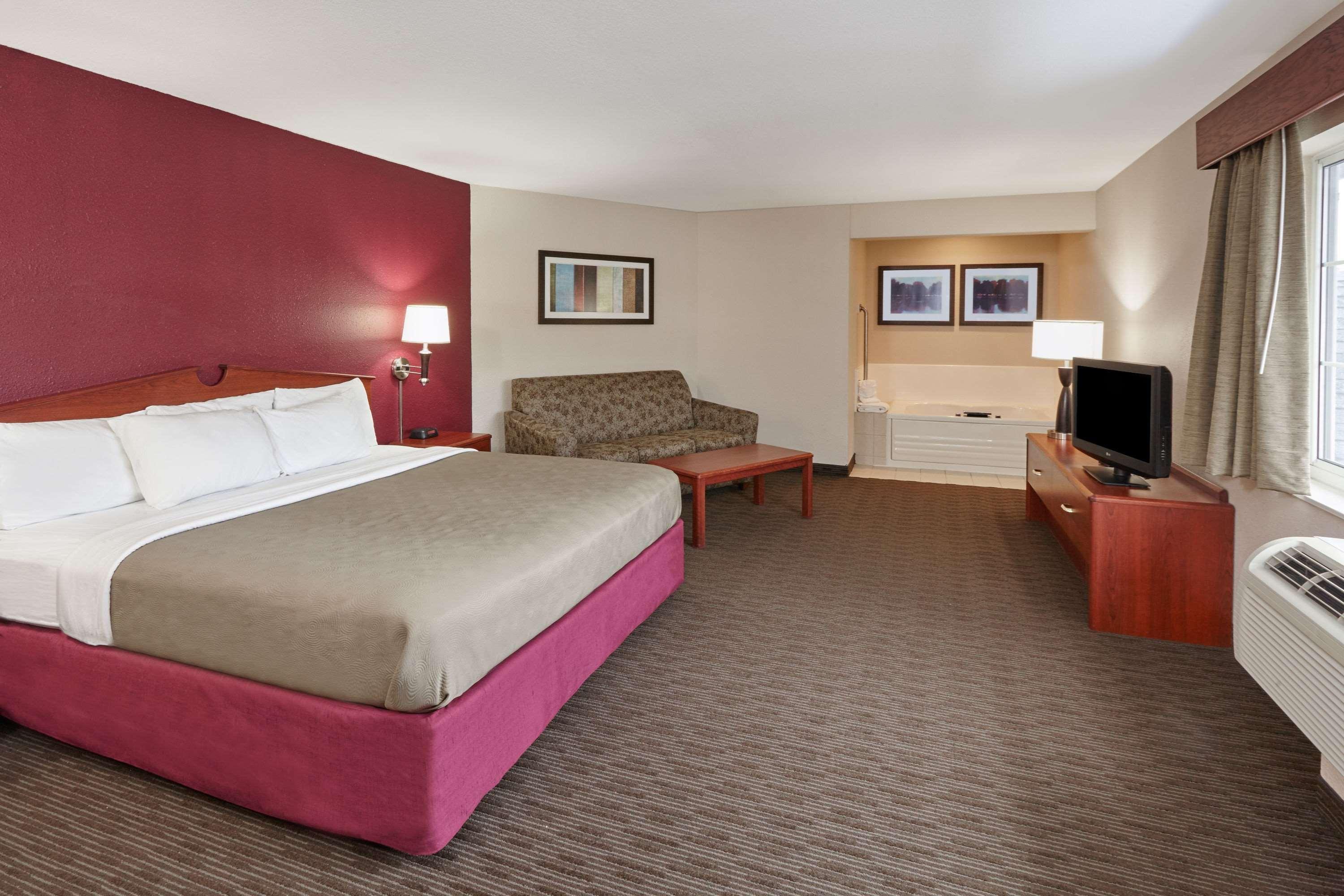 Hotel Americinn By Wyndham Douglas/saugatuck Saugatuck