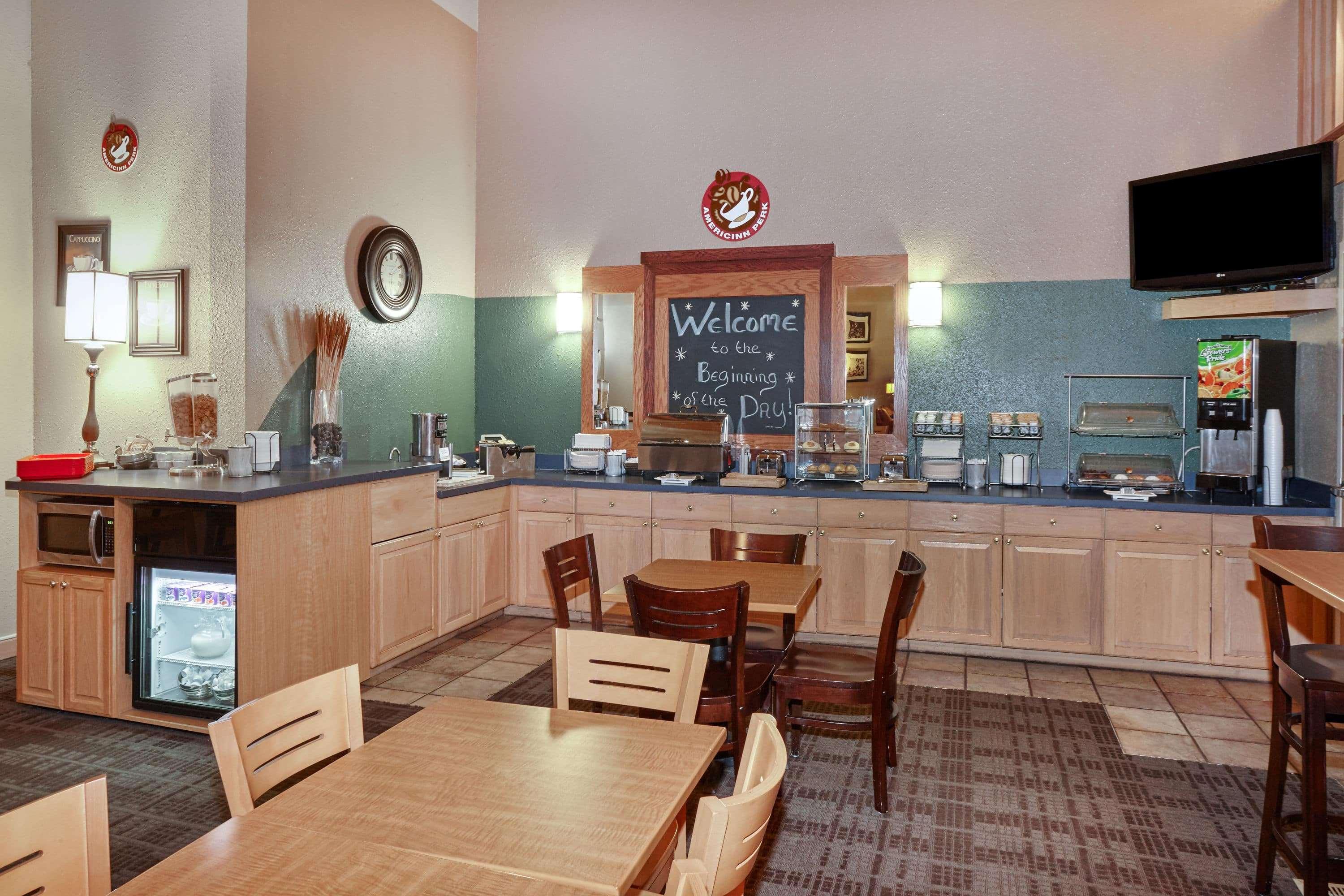 Americinn By Wyndham Douglas/saugatuck Hotel